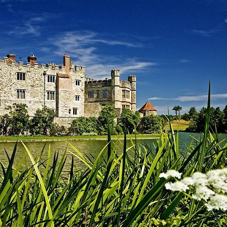 Leeds Castle Maiden'S Tower Bed & Breakfast Maidstone Exterior foto