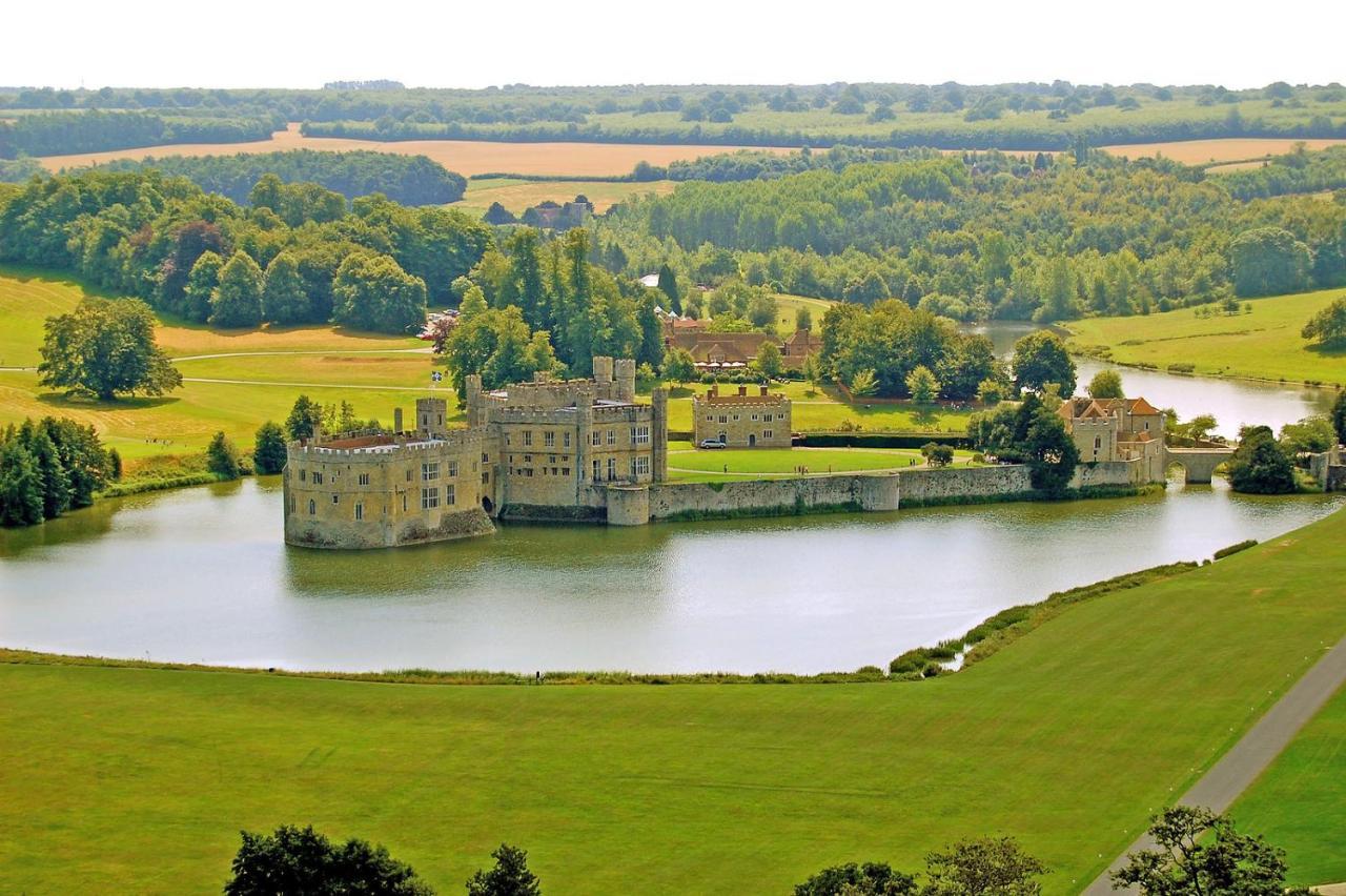 Leeds Castle Maiden'S Tower Bed & Breakfast Maidstone Exterior foto