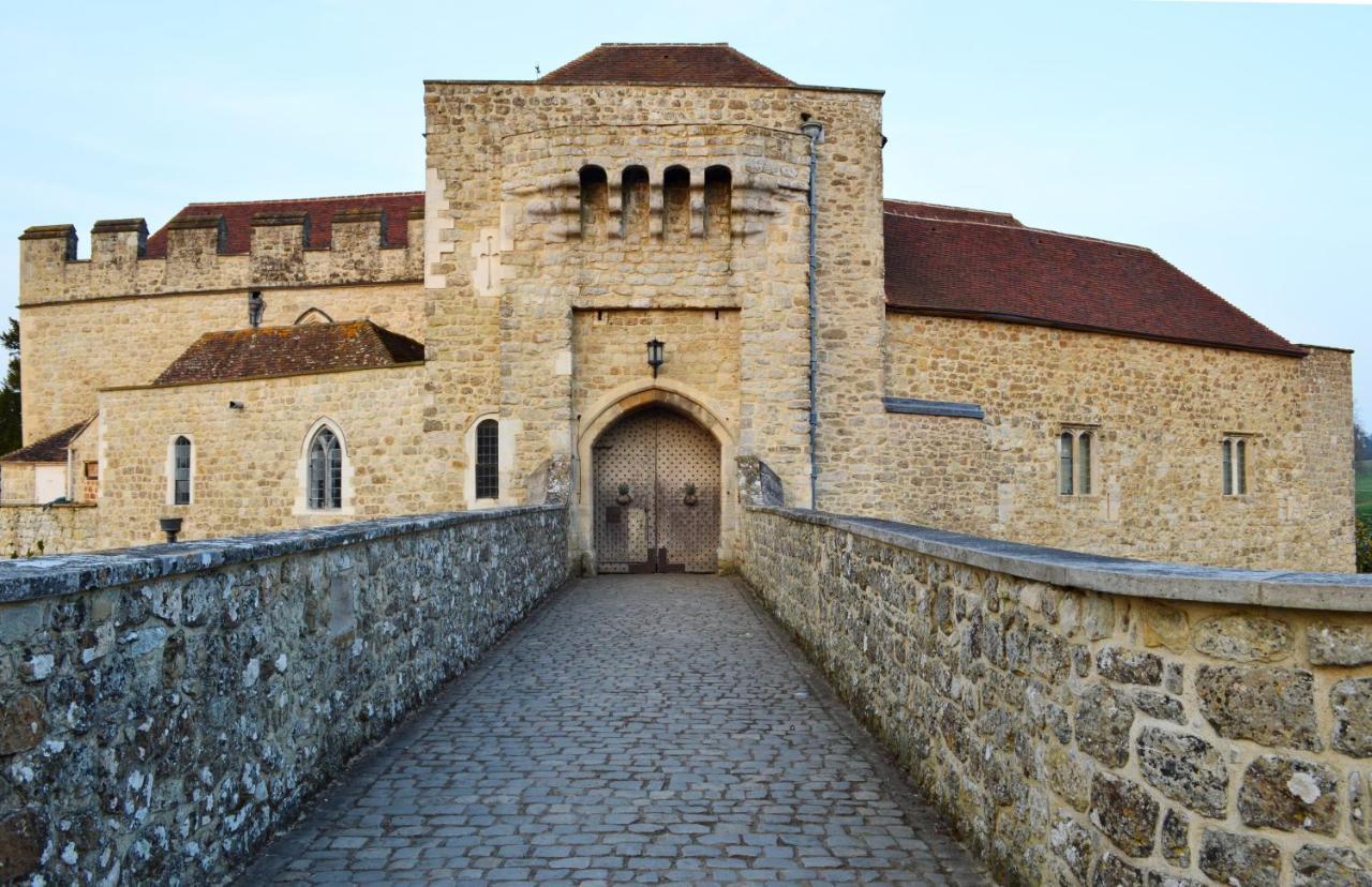 Leeds Castle Maiden'S Tower Bed & Breakfast Maidstone Exterior foto